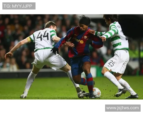 2022年足球明星壁纸精选展现球场魅力与运动激情的视觉盛宴